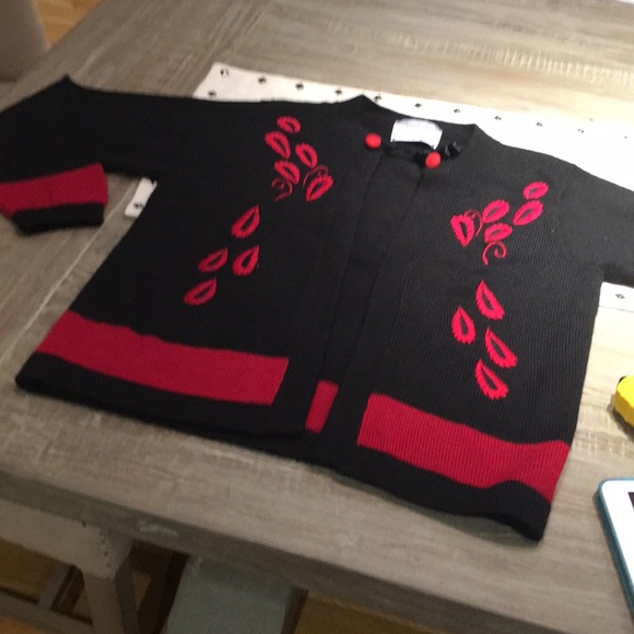 Sweater - Picture 1 of 3